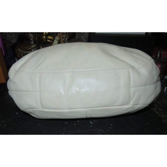 Coach 2012 Lynn Soho Cream Leather with Metallic Silver Trimmed Hobo Handbag - Picture 5 of 12